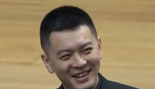 本工夫片拍于1981年,为张彻导演,倪匡编剧.故事描写,「叉手」为江湖上新突起之组织,专杀江湖豪侠,彼等行事,均带面具,故彼等究为什么人,无人知晓.「八臂哪咤」齐山云(江生)会同曾军(钱小豪)及梁勇(朱客)等,赴景阳镇查询拜访叉手总坛之地点,拟一举消灭该组织,为江湖除害……